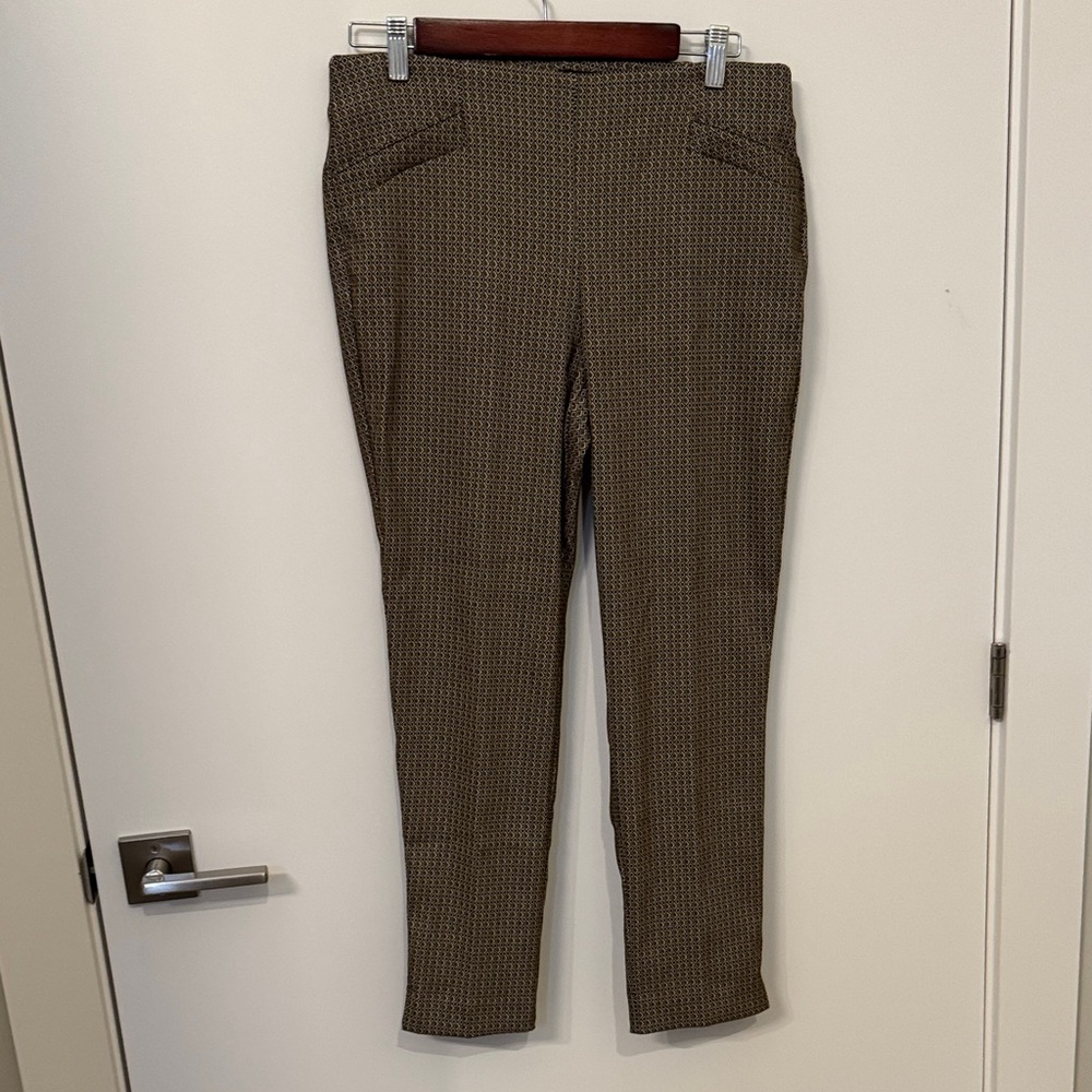 Van Heusen Women's Gold and Black Textured Ankle Pants